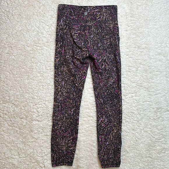 Lululemon Lululemon Invigorate High-Rise Tight 25” Size 6 Topography Multi - Picture 2 of 16